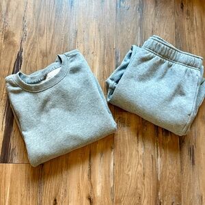 Athletics Works - Womens Gray Sweatshirt and Sweatpants - Medium